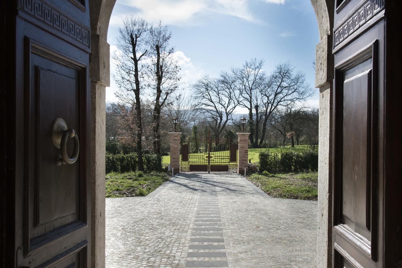La Tenuta Di Trimalcione Pofi Exteriér fotografie